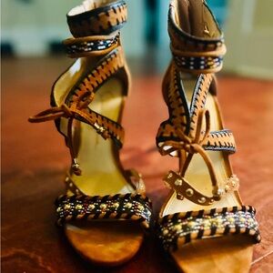 Jessica Simpson Women's Tan and Black Sandals